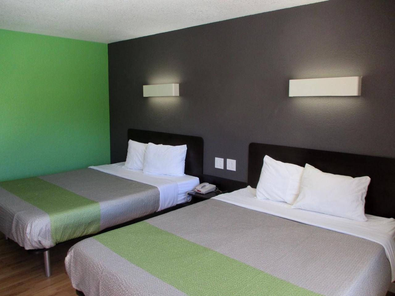 6-barstow, Ca Hotel